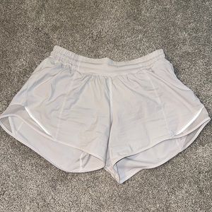 White lululemon hotty hots shorts 4”
